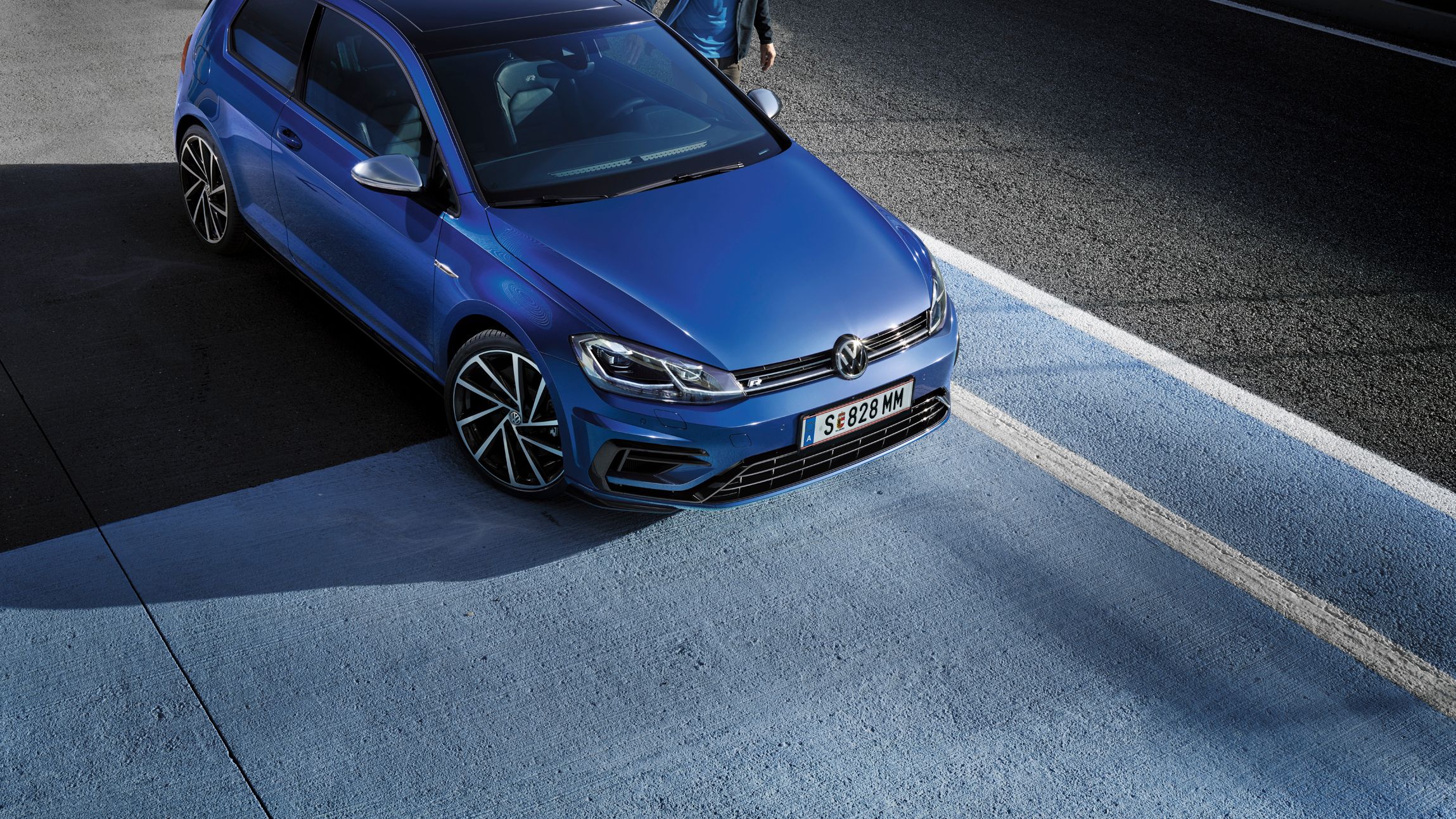 vw golf r blau lapiz blue front oben