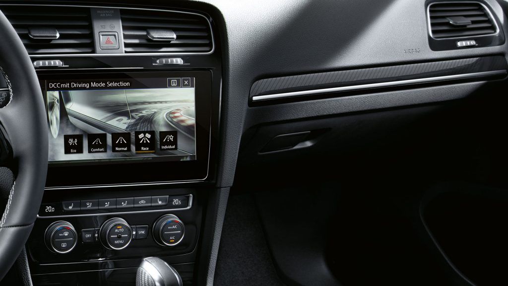 VW Golf R Detail Cockpit