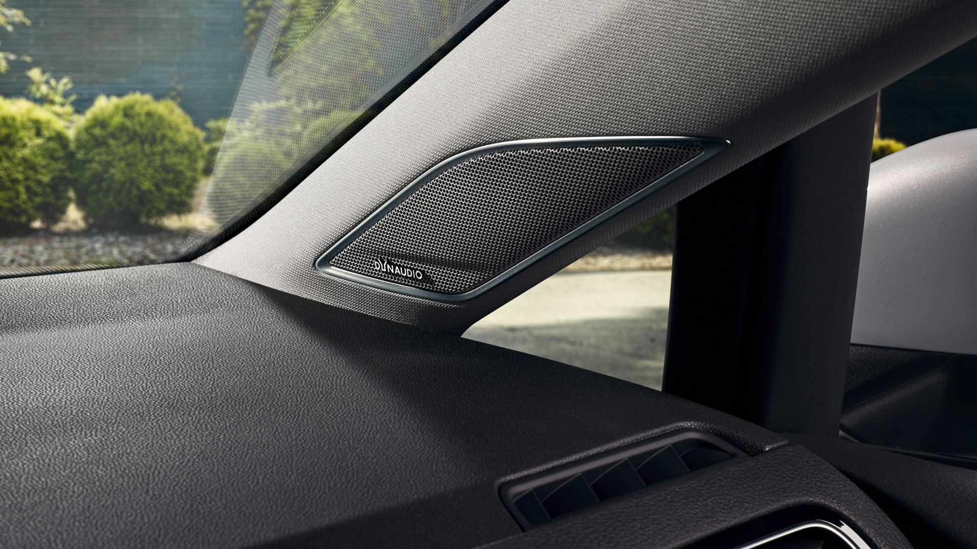 vw volkswagen golf dynaudio