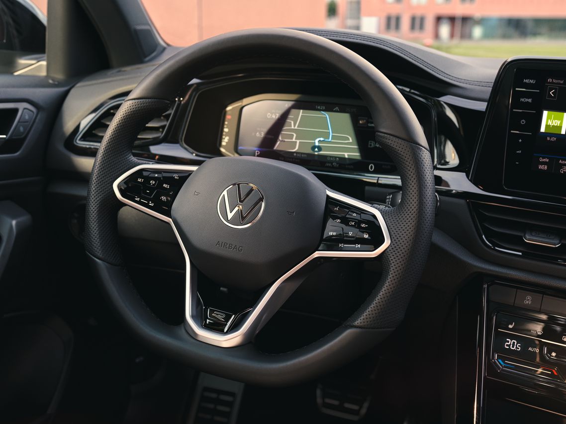 VW T-Roc Interieur, Detailansicht des Multifunktionslenkrads